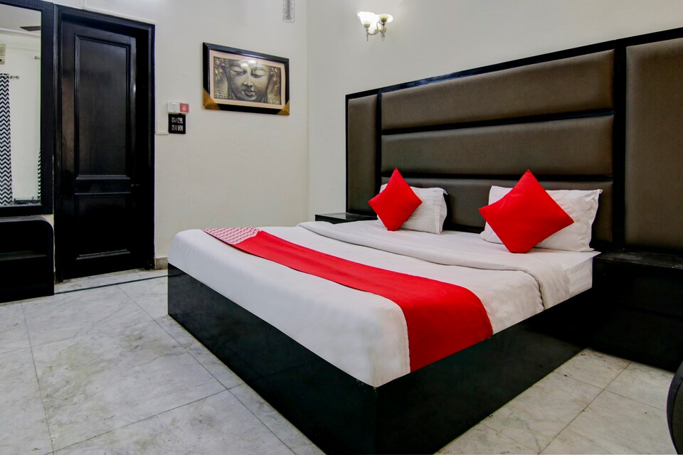 Live on del5744, Nizamuddin Delhi, Delhi