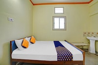 SPOT ON 811995 Hotel Gandharva Hunsur