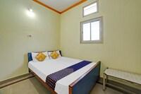 SPOT ON 811995 Hotel Gandharva Hunsur