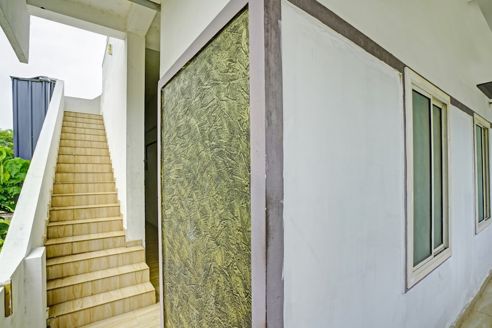 Hotel O Edappally Stays, Edapally Kochi, Kochi