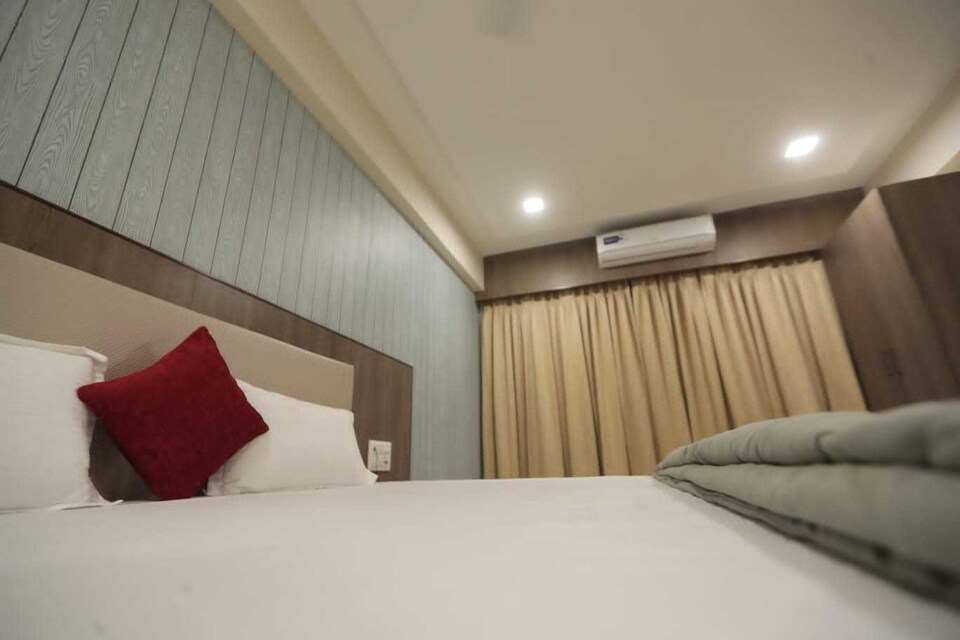 POP 81201G Royal Palace Hotel, Kamrej Surat, Surat