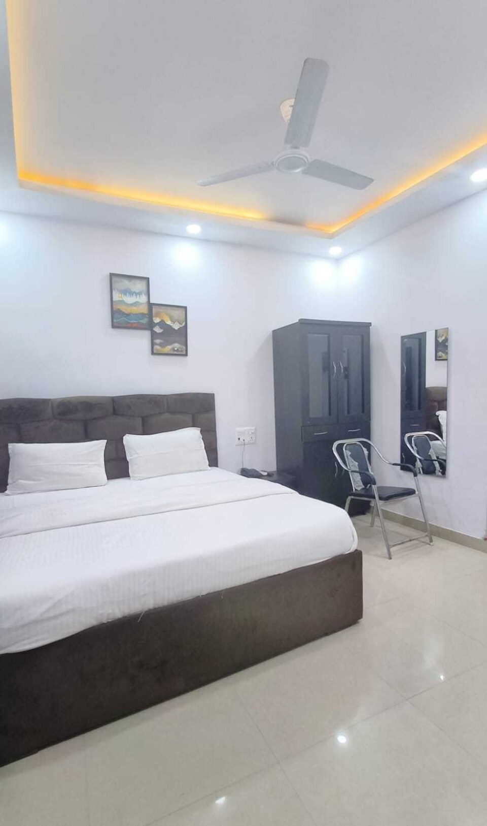 POP 81201K Saware Guest House , Cantonment, Varanasi