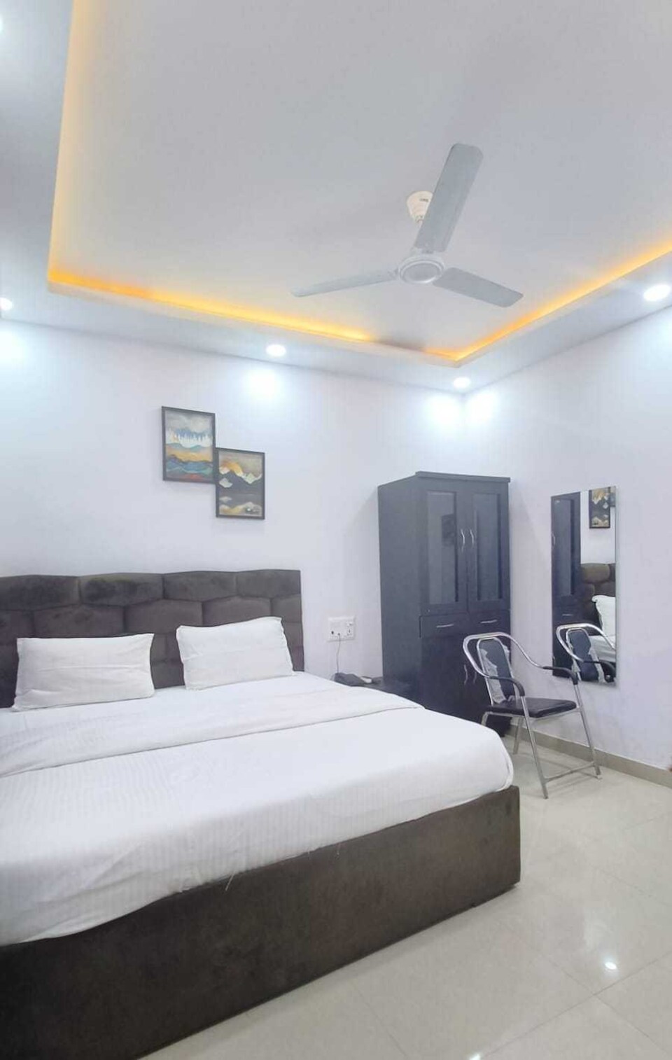 POP 81201K Saware Guest House , Cantonment, Varanasi