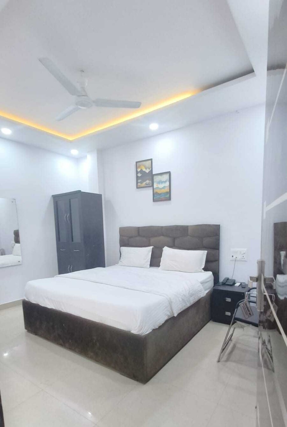 POP 81201K Saware Guest House , Cantonment, Varanasi