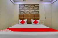 OYO Flagship 812028 Brownie