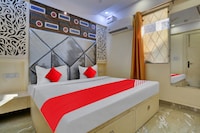 OYO Flagship 812028 Brownie