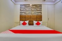 OYO Flagship 812028 Brownie