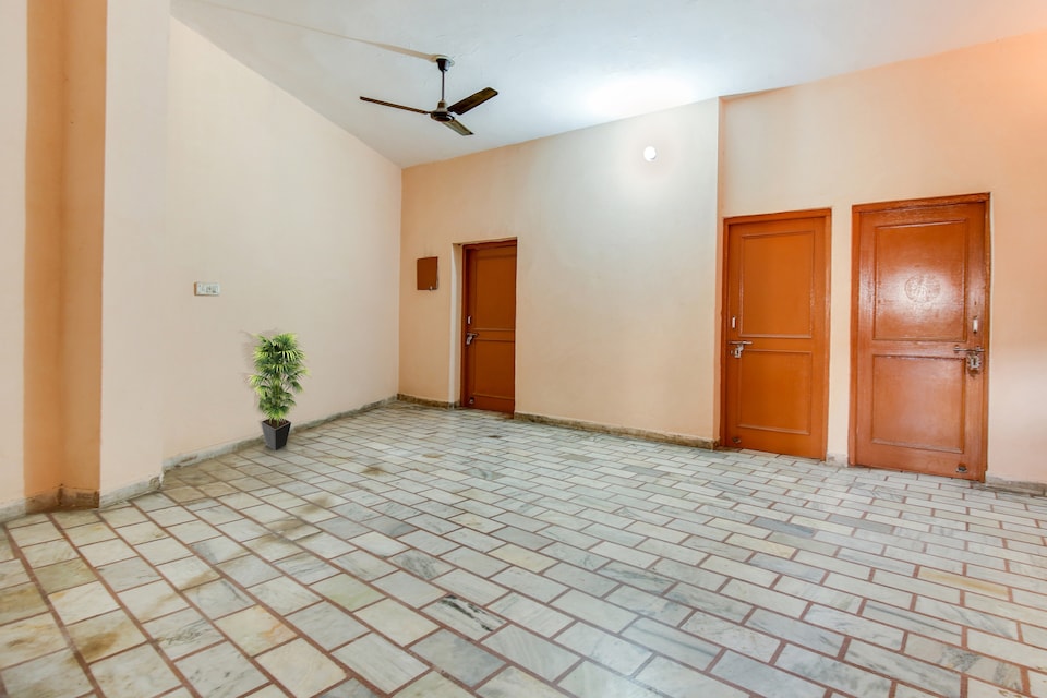 OYO Flagship 812032 Hotel Moonlight, Rajpura, Rajpura