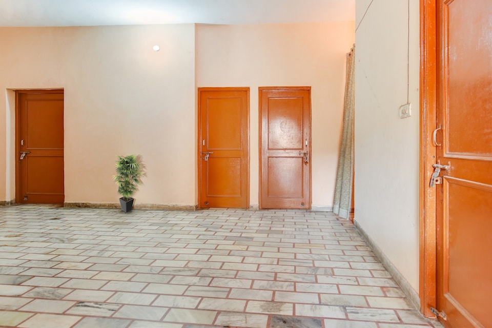 OYO Flagship 812032 Hotel Moonlight, Rajpura, Rajpura