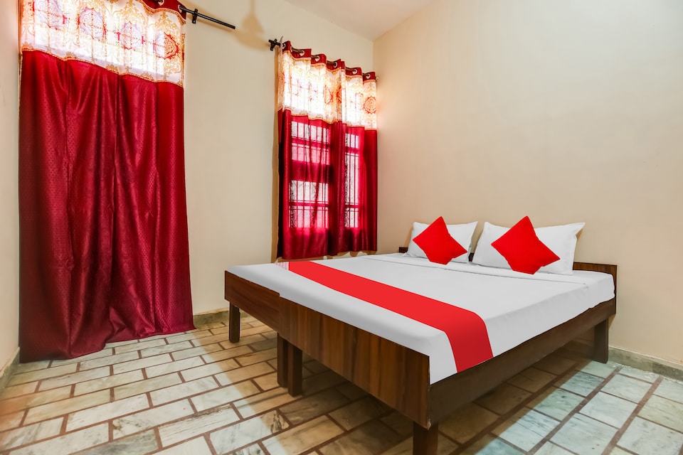 OYO Flagship 812032 Hotel Moonlight, Rajpura, Rajpura