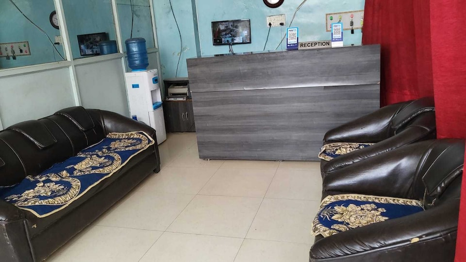 SPOT ON  812048 Royal Paying Guest House, Lanka, Varanasi