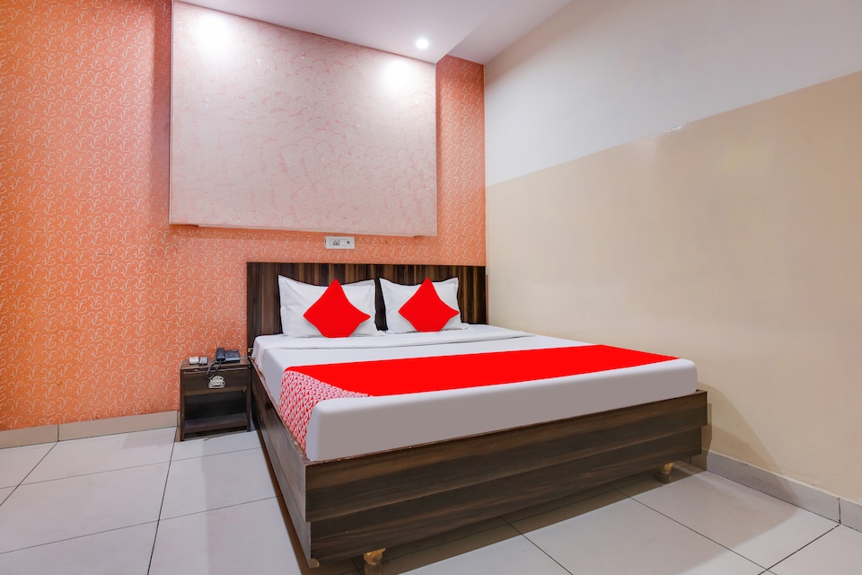 OYO 812054 Mayank Palace, South Chandigarh, Chandigarh