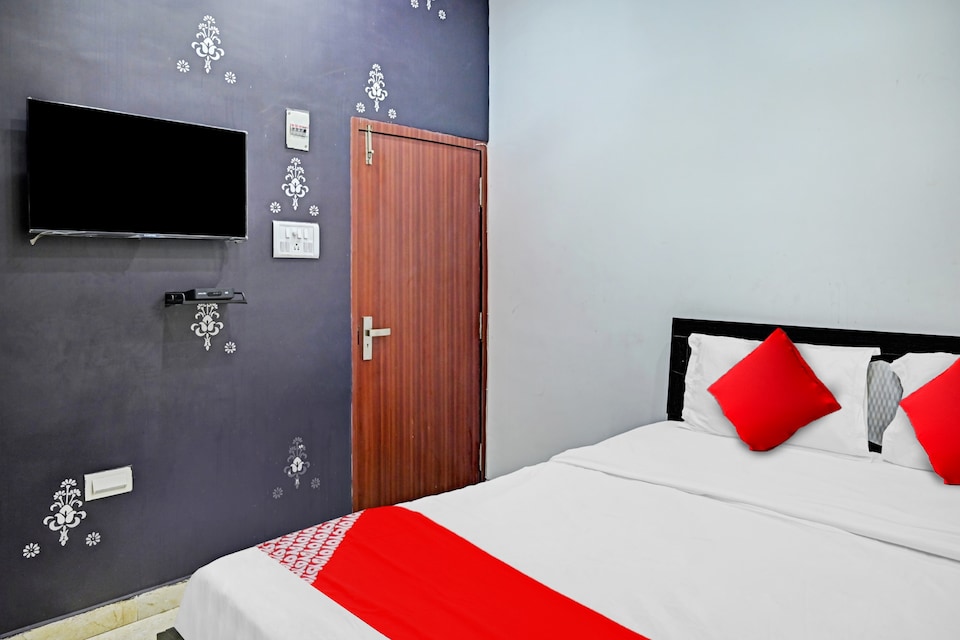 OYO Flagship 812089 Laxmi Guest House Jadavpur, Flagship Kolkata, Book
