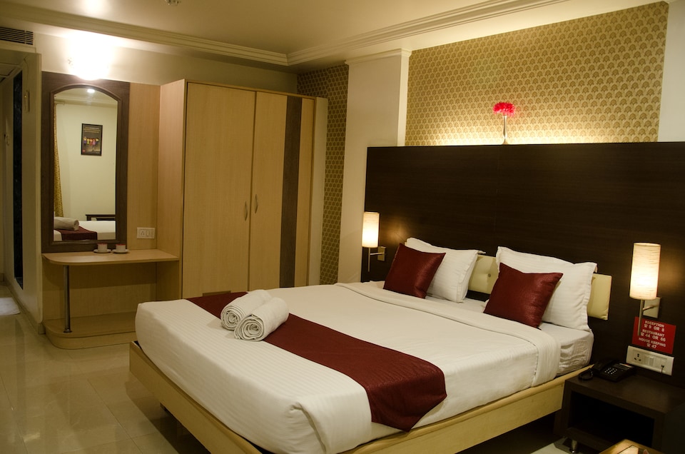Capital O 406 Hotel Venkat Presidency, Mumbai Panvel-CBD, Mumbai