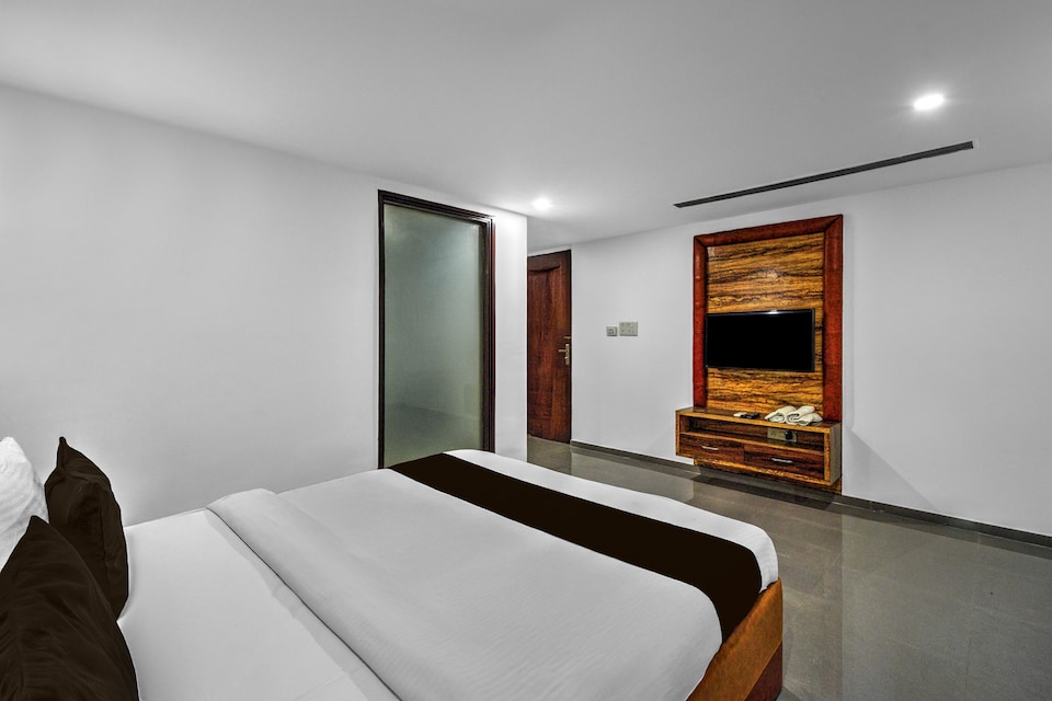 Super Townhouse Oak Hotel Banjara Hill Formerly Prime Stays, Banjara Hills, Hyderabad