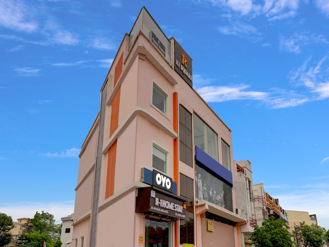 HOTEL O R1 HOME STAY Jwalapur Railway Station