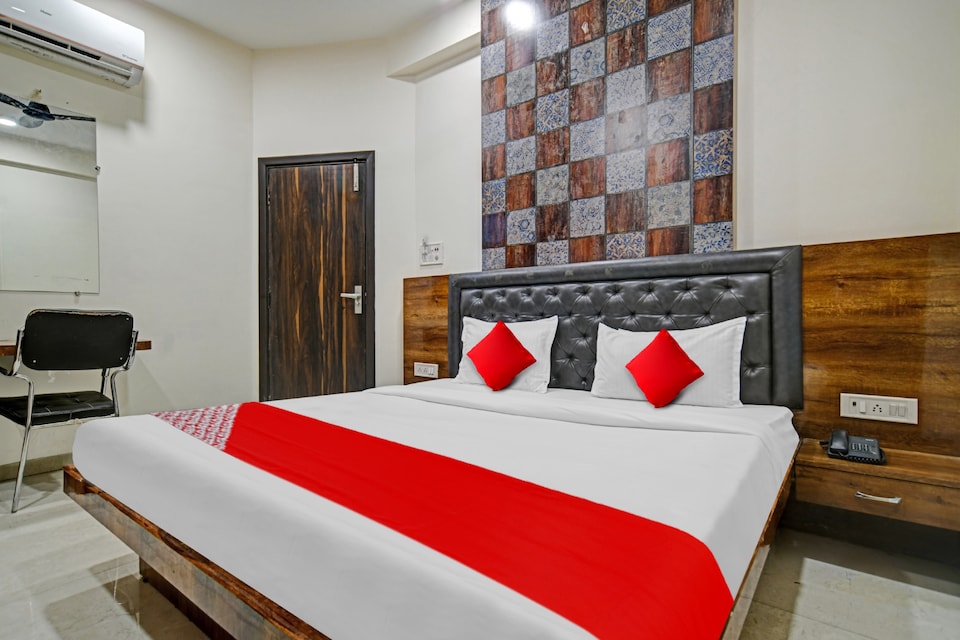 Live on IND932, Vijay Nagar Indore, Indore