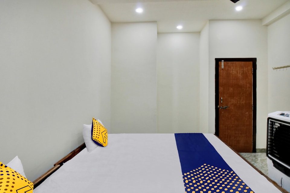 SPOT ON 812301 Hotel Fauji, Koradi, Nagpur