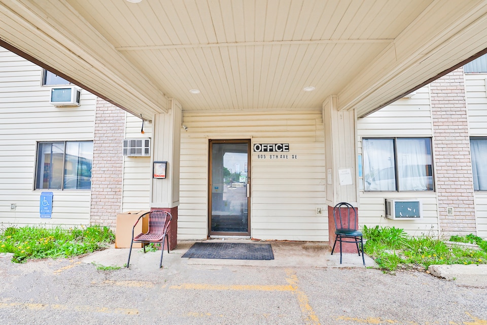 OYO Hotel Pipestone MN, Canterbury Park, Pipestone MN, Pipestone