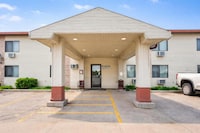 OYO Hotel Pipestone MN, Canterbury Park