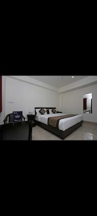 OYO Flagship Hotel Landmark Deluxe