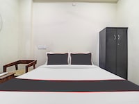 OYO 812411 HOTEL SQUARE UNIQUE SUITES