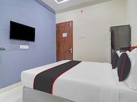 OYO 812411 HOTEL SQUARE UNIQUE SUITES