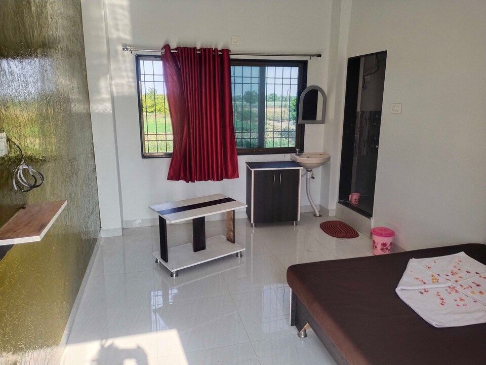 OYO 812423 Srushti Resorts And Bar Permit Room, Aurangabad, Aurangabad