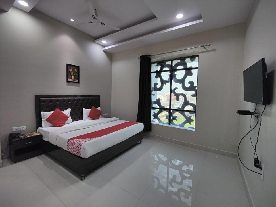 OYO 812433 Hotel Kailash Mansarovar And Banquet Hall, Pilibhit Bypass Road, Bareilly