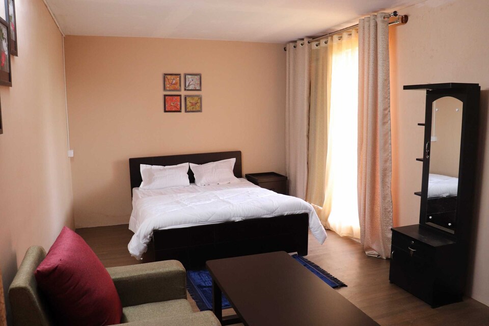 Collection O Golden Belize Farm Stays And Wedding Lawn, Sarajpur Road Bangalore, Bangalore