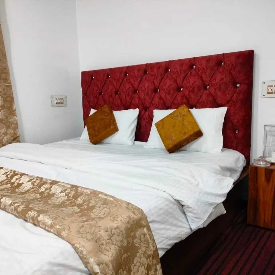 POP 81251F Lily Resort Srinagar , Dal-lake cluster, Srinagar