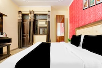 Super Hotel O Uttam Nagar Near Akash Hospital