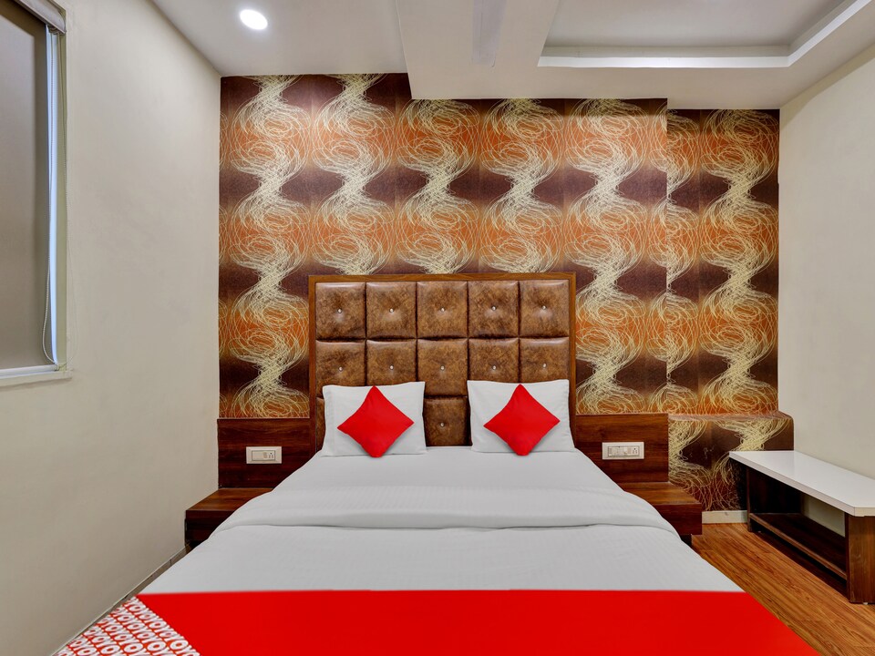 Hotel O VR INN Makar Pura Railway station, Makarpura, Vadodara