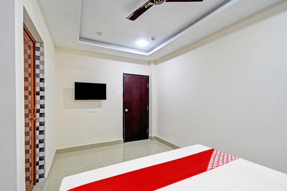 Hotel O ASHIRBAD PALACE, Link Road Cuttack, Cuttack