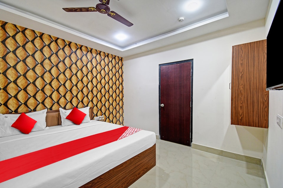 Hotel O ASHIRBAD PALACE, Link Road Cuttack, Cuttack