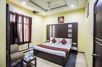 OYO 1673 Hotel MM Yellowuds