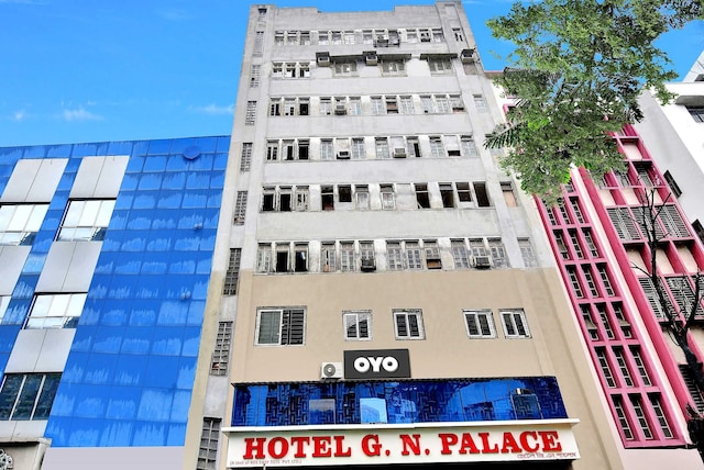 Collection O G.N Palace