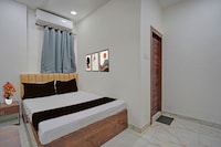 Collection O Dalhousie Square Kolkata Formerly G.N Palace