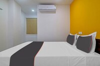 Collection O 812610 R3 Lexus Guest Inn