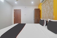 Collection O 812610 R3 Lexus Guest Inn