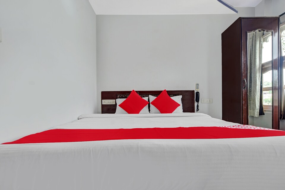 POP 81261F Hotel Mogli's A Lake View Stay, Udaipur Central, Udaipur