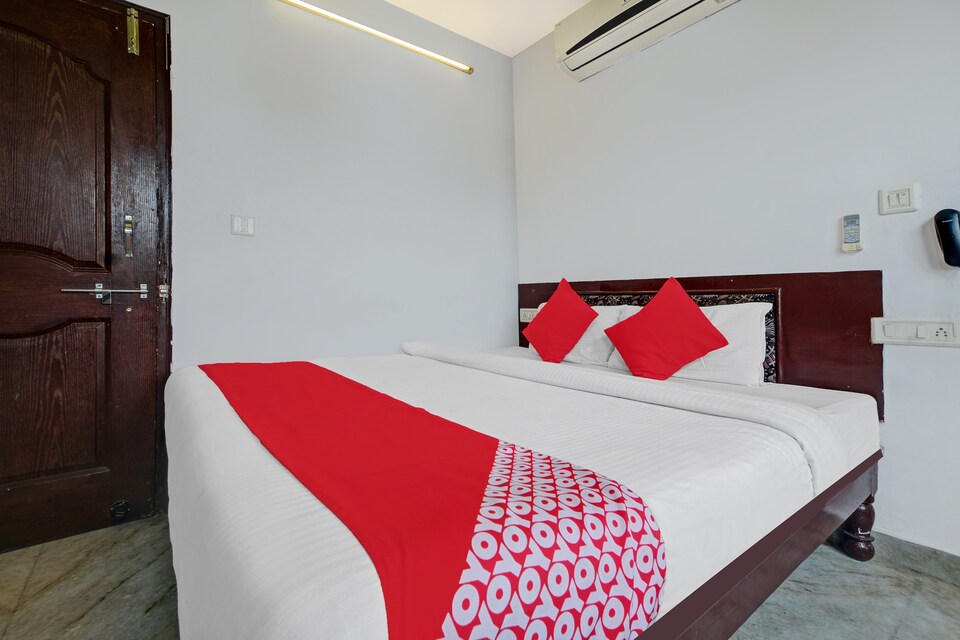 POP 81261F Hotel Mogli's A Lake View Stay, Udaipur Central, Udaipur