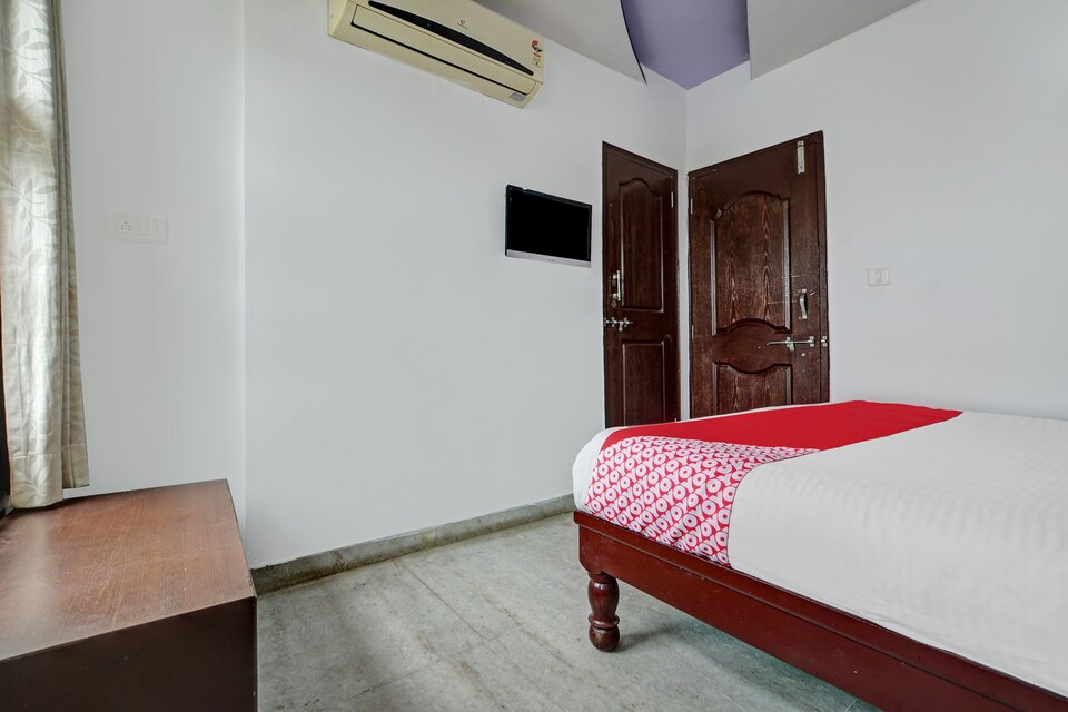 POP 81261F Hotel Mogli's A Lake View Stay, Udaipur Central, Udaipur