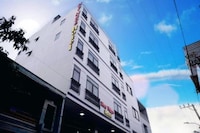 OYO 1180 Huy Ngoc Hotel