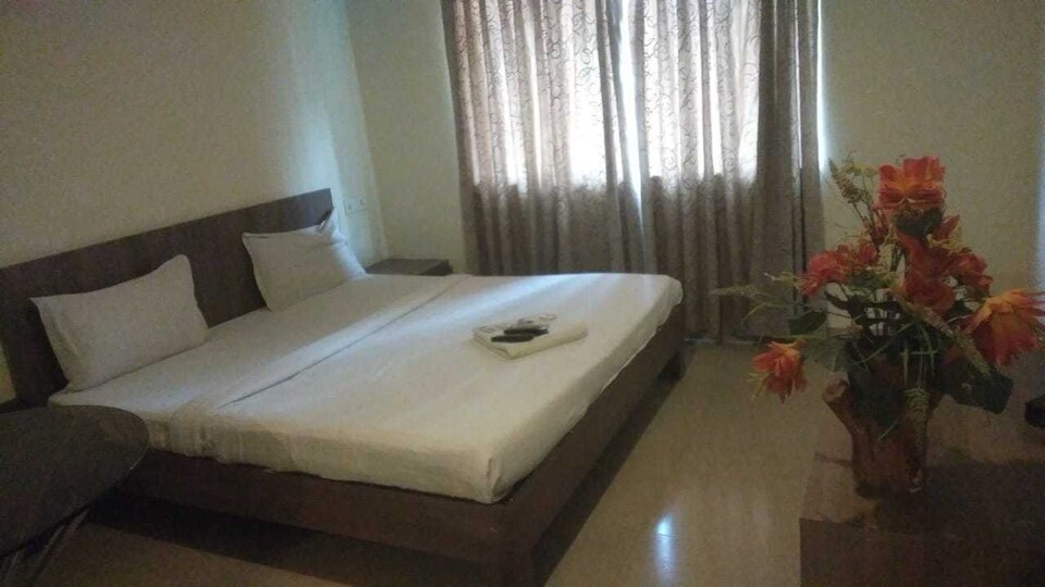 POP 81263J Hotel Kms Inn, Kukatpally, Hyderabad