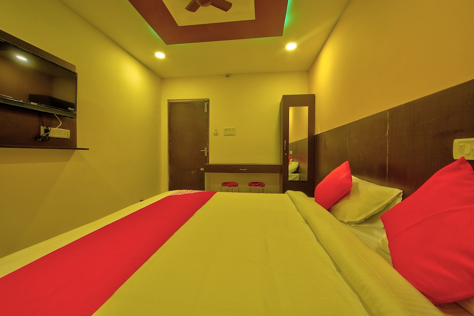 OYO Flagship 812672 Joliday Inn, Mahabalipuram, Mahabalipuram