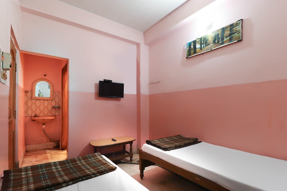 SPOT ON 812687 Hotel Deep, Firayalal, Ranchi