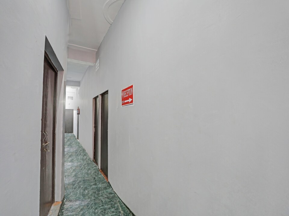 OYO 812690 Hotel Paras Inn, Ghaziabad City, Ghaziabad