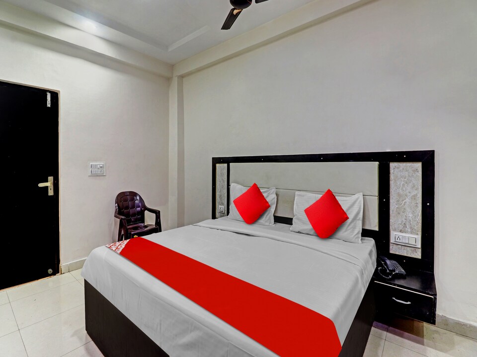 OYO Flagship 812710 Hotel Elite, Fatehabad Road, Agra