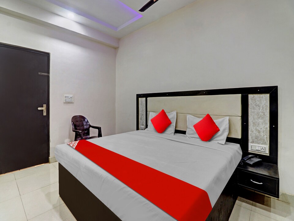 OYO Flagship 812710 Hotel Elite, Fatehabad Road, Agra